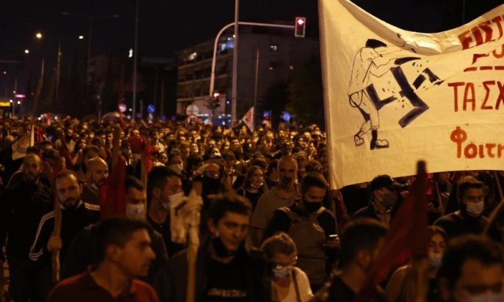 ΕΠΑΛ Σταυρούπολης: Σκηνικό πολέμου-Έξι συλλήψεις και 40 προσαγωγές